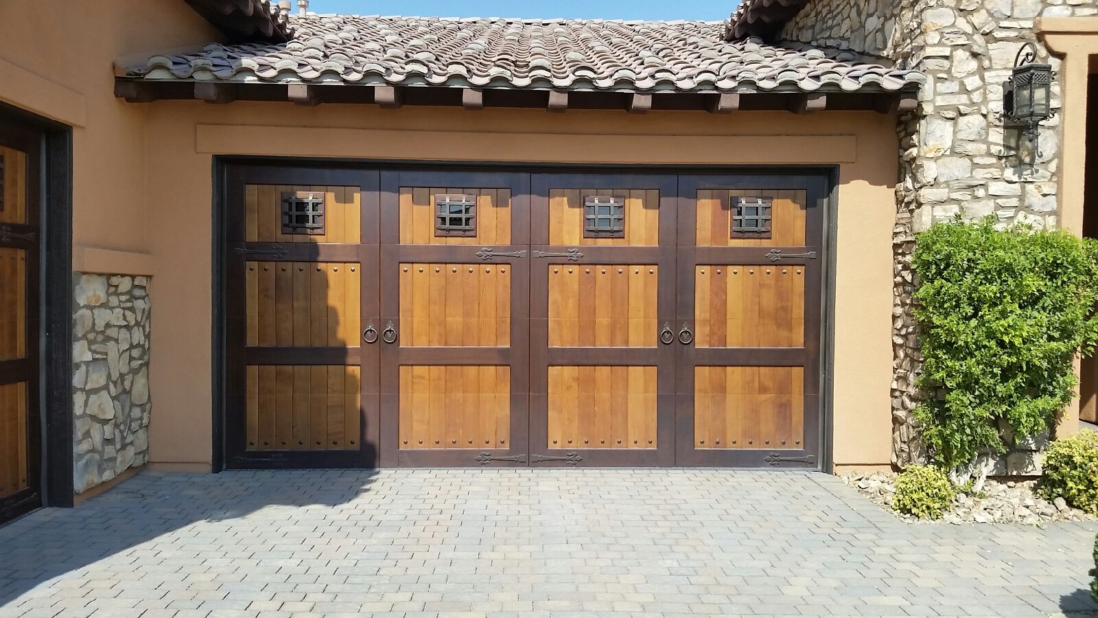 Garage Door Service in Naples